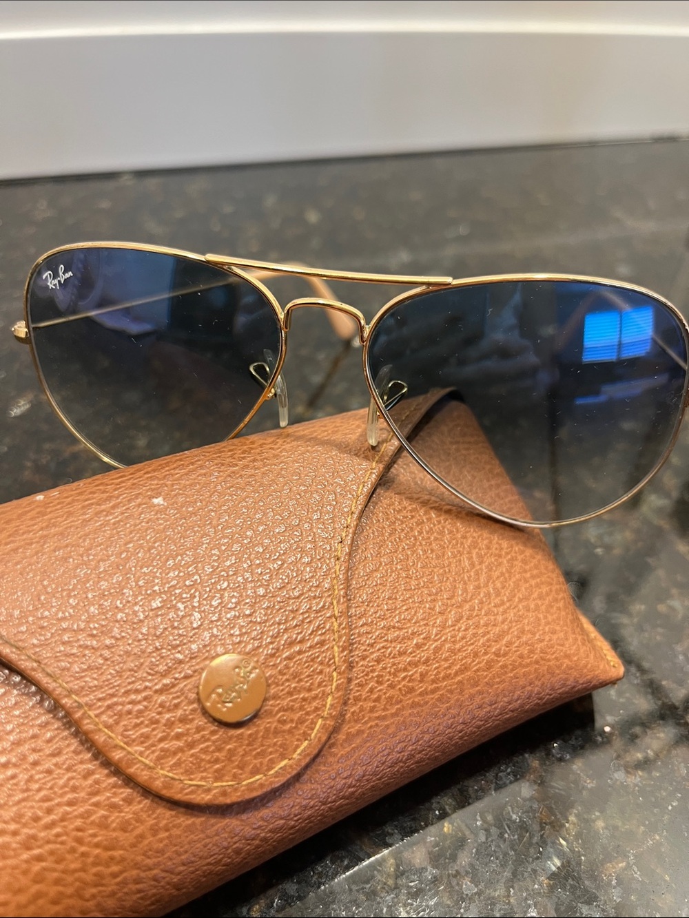 Ray-Ban Men’s Gold Frame Aviator Sunglasses with Blue Lenses
